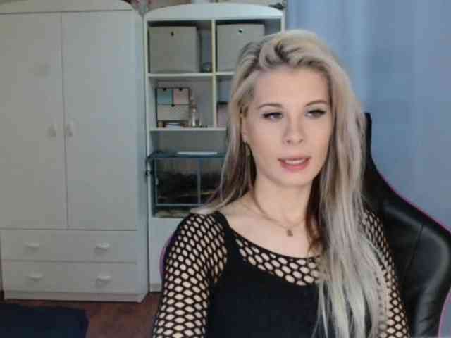 KristineNatural webcam