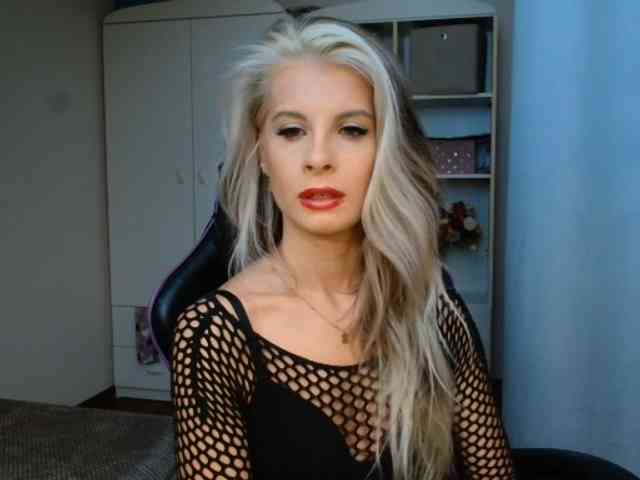 KristineNatural webcam