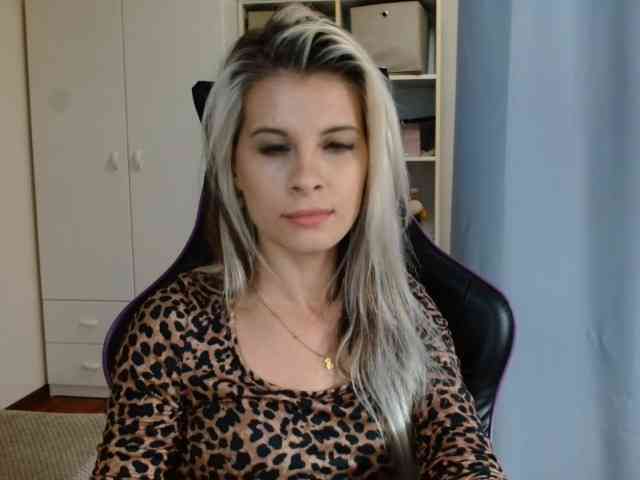 KristineNatural webcam