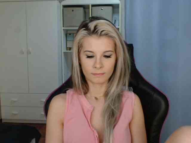 KristineNatural webcam