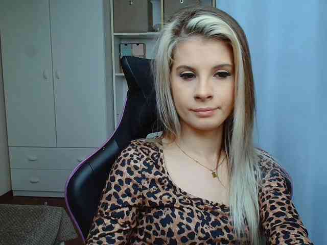 KristineNatural webcam