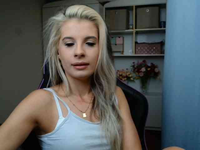KristineNatural webcam