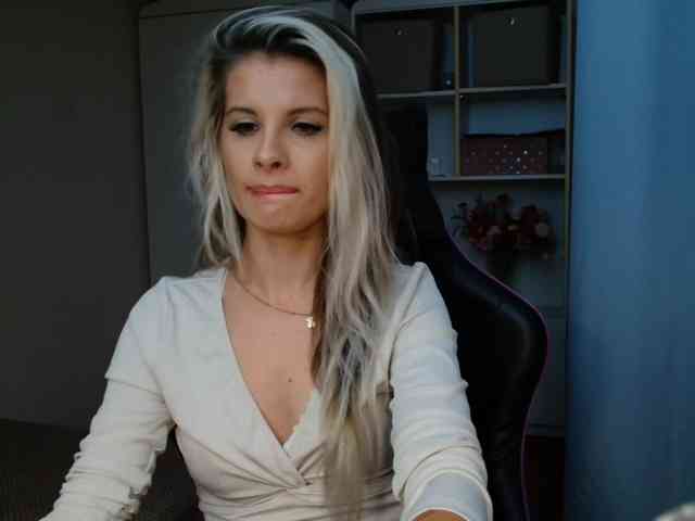 KristineNatural webcam