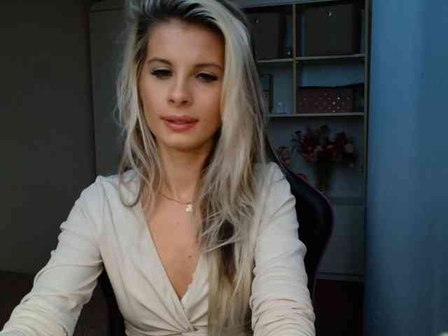 KristineNatural webcam