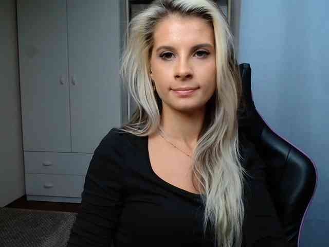 KristineNatural webcam