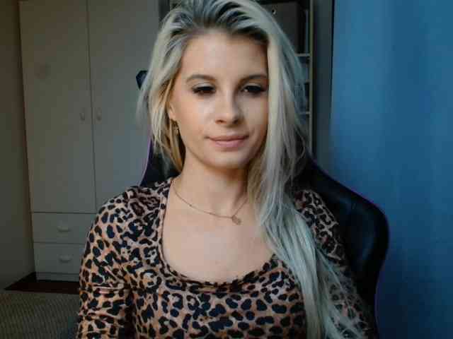 KristineNatural webcam