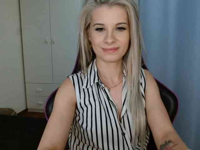 KristineNatural webcam