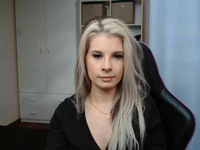 KristineNatural webcam