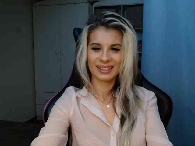KristineNatural webcam