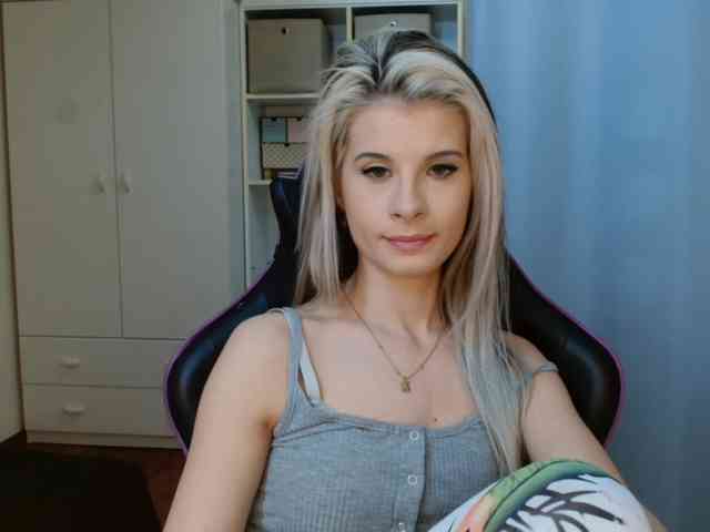 KristineNatural webcam