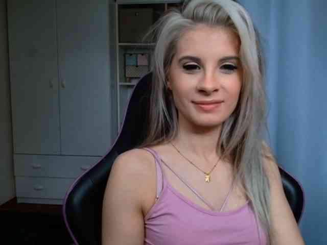 KristineNatural webcam
