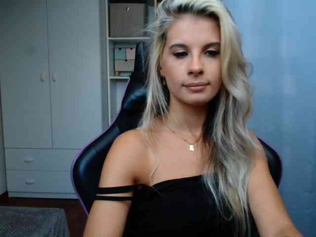 KristineNatural webcam