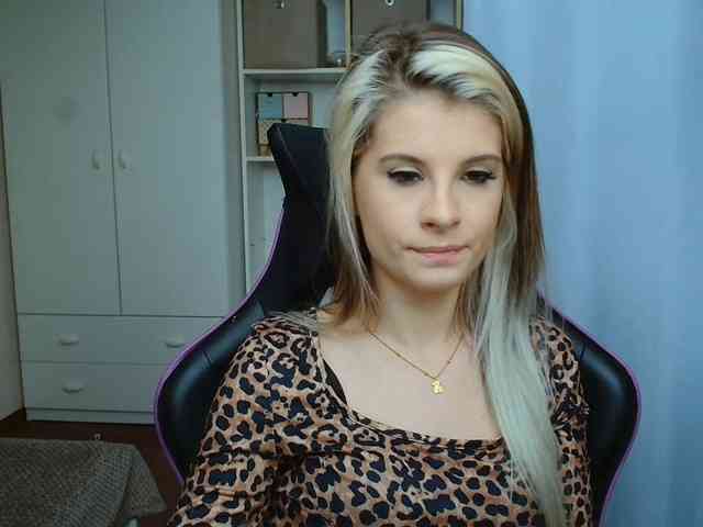 KristineNatural webcam