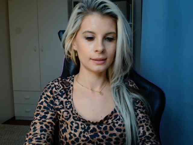 KristineNatural webcam