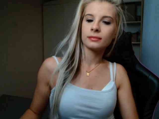 KristineNatural webcam