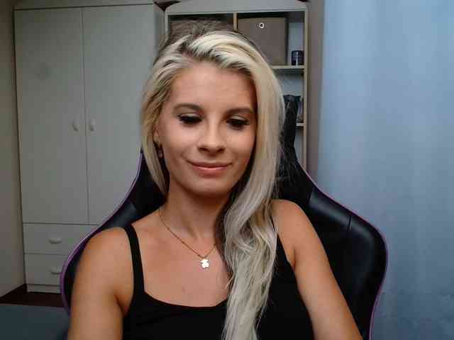KristineNatural webcam