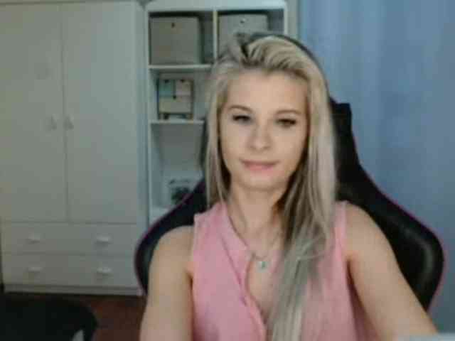 KristineNatural webcam