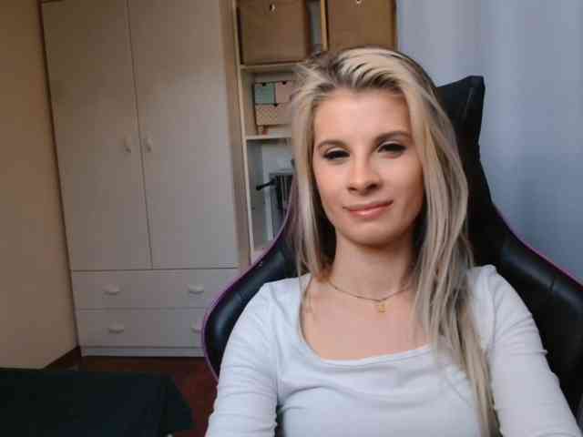KristineNatural webcam
