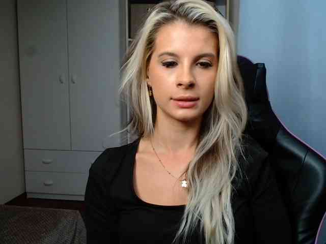 KristineNatural webcam