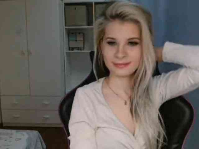 KristineNatural webcam
