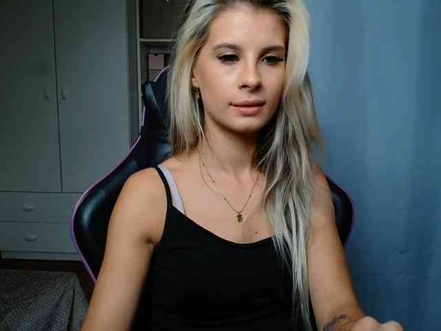 KristineNatural webcam
