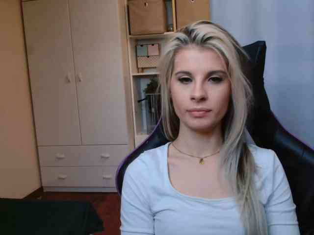 KristineNatural webcam