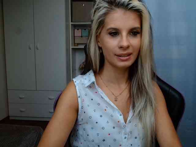KristineNatural webcam