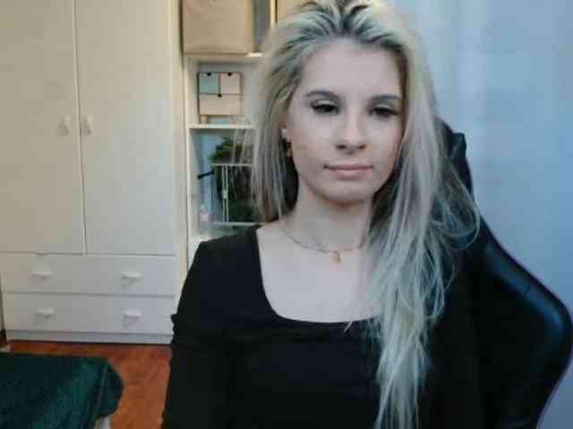 KristineNatural webcam