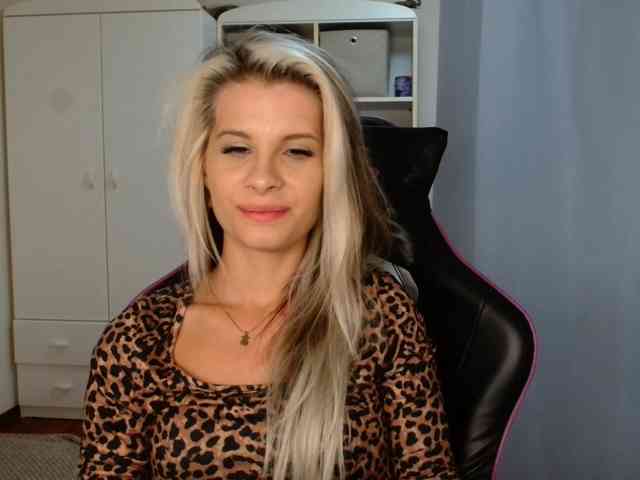 KristineNatural webcam