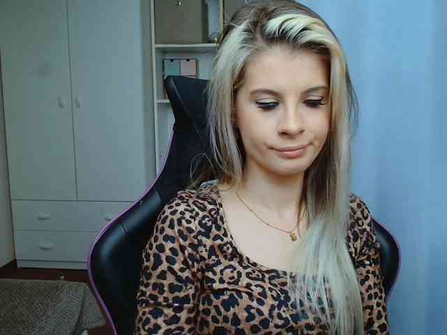 KristineNatural webcam