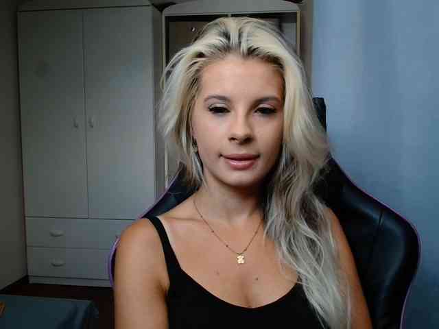KristineNatural webcam