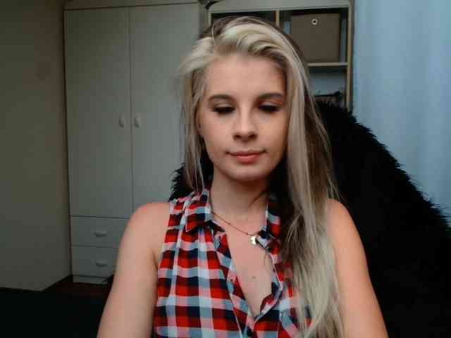 KristineNatural webcam