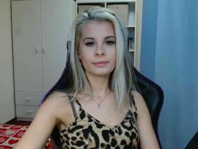 KristineNatural webcam