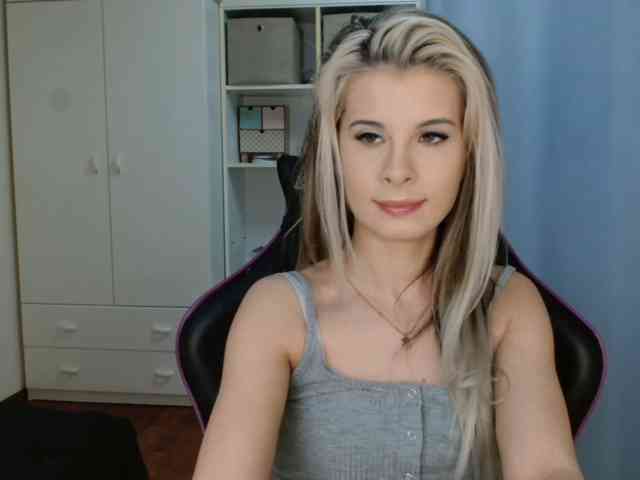 KristineNatural webcam