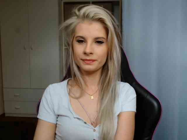 KristineNatural webcam