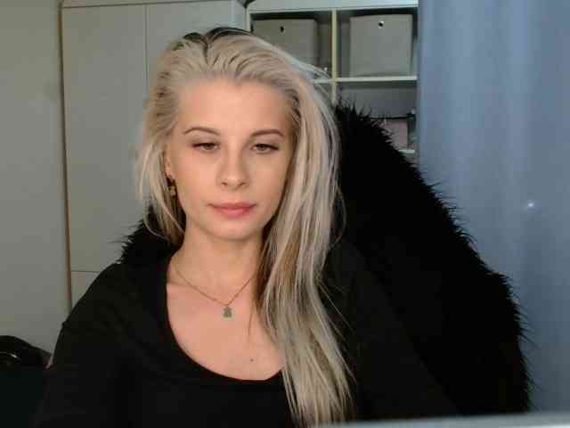 KristineNatural webcam