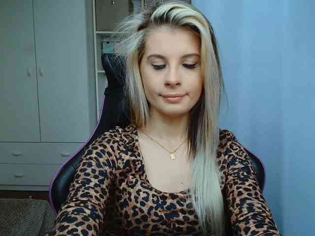 KristineNatural webcam