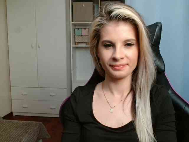KristineNatural webcam