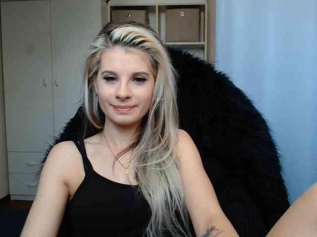 KristineNatural webcam