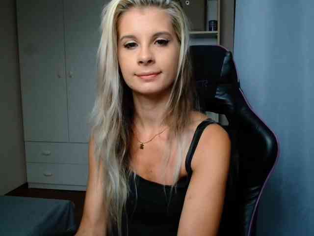 KristineNatural webcam