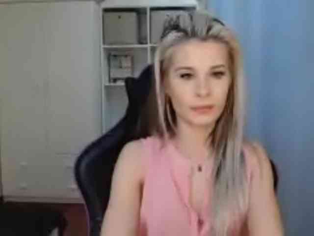 KristineNatural webcam