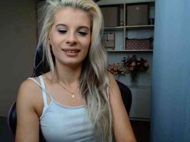 KristineNatural webcam