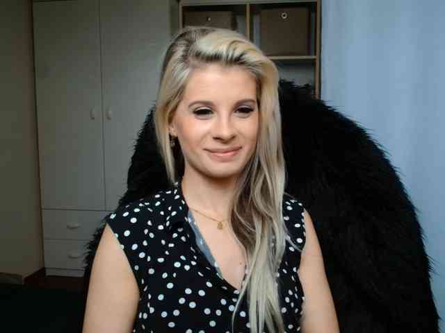 KristineNatural webcam