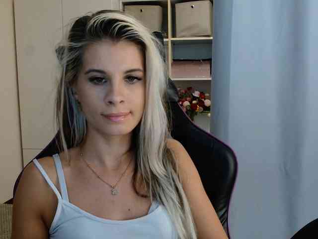 KristineNatural webcam