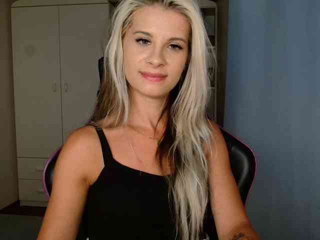 KristineNatural webcam