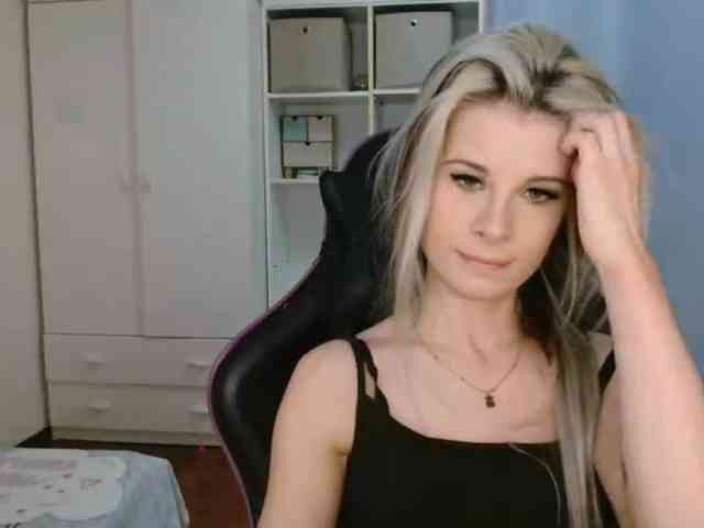 KristineNatural webcam