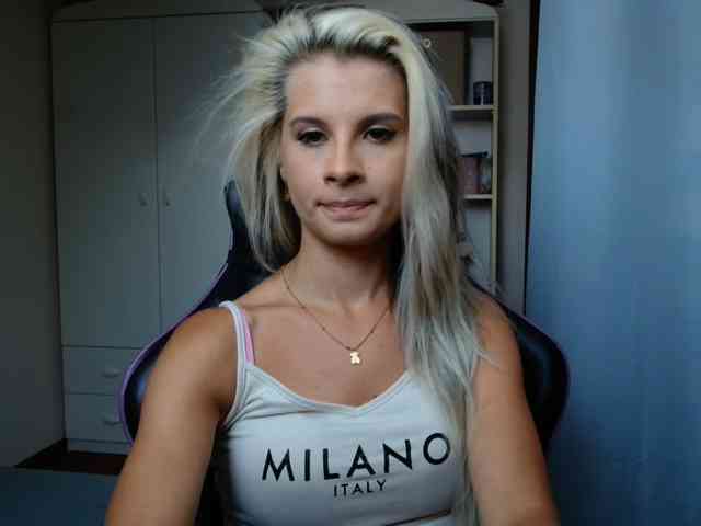 KristineNatural webcam