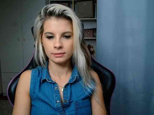 KristineNatural webcam