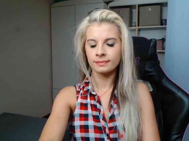 KristineNatural webcam