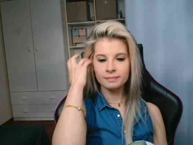 KristineNatural webcam